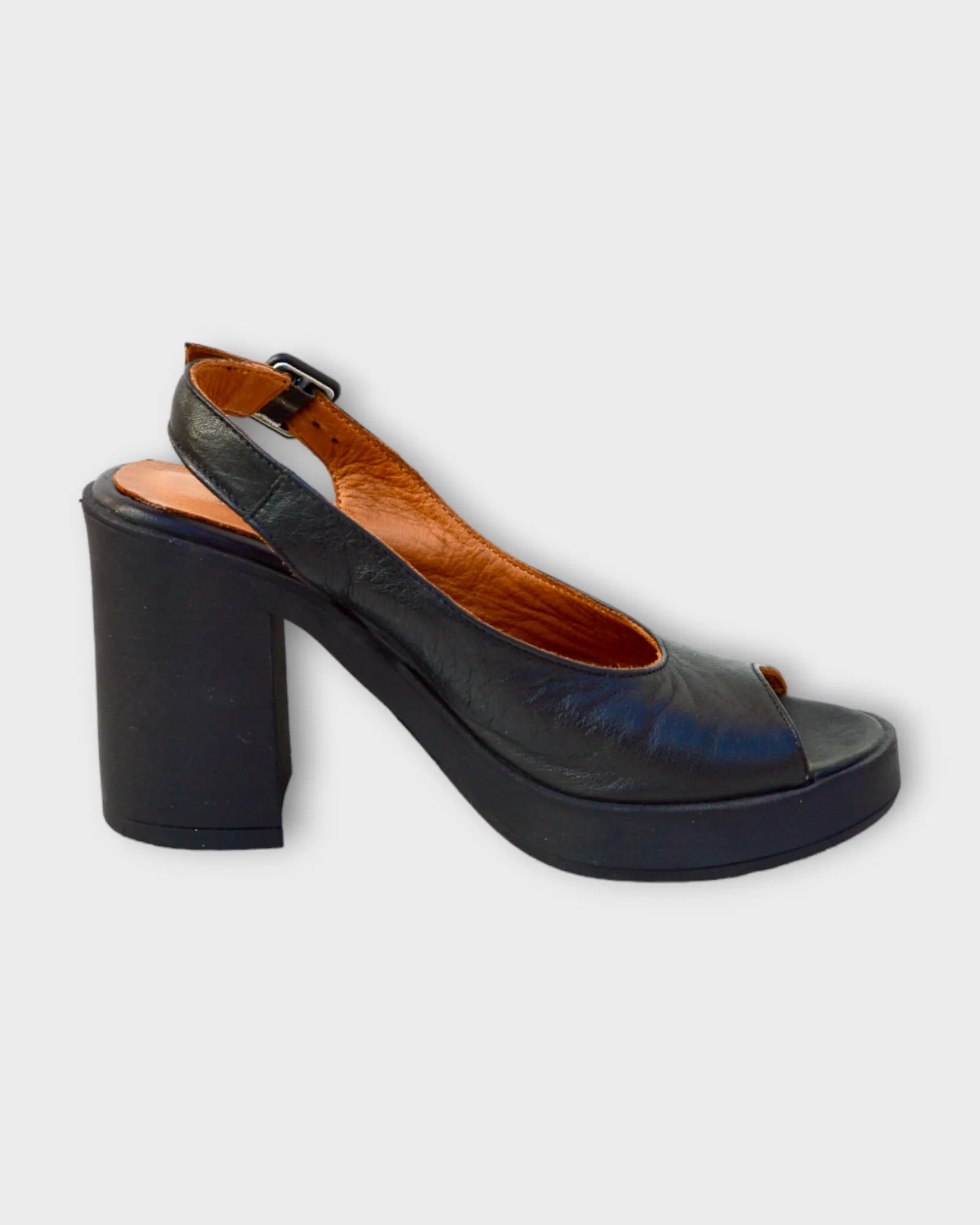Bueno Lilly Size 36 only