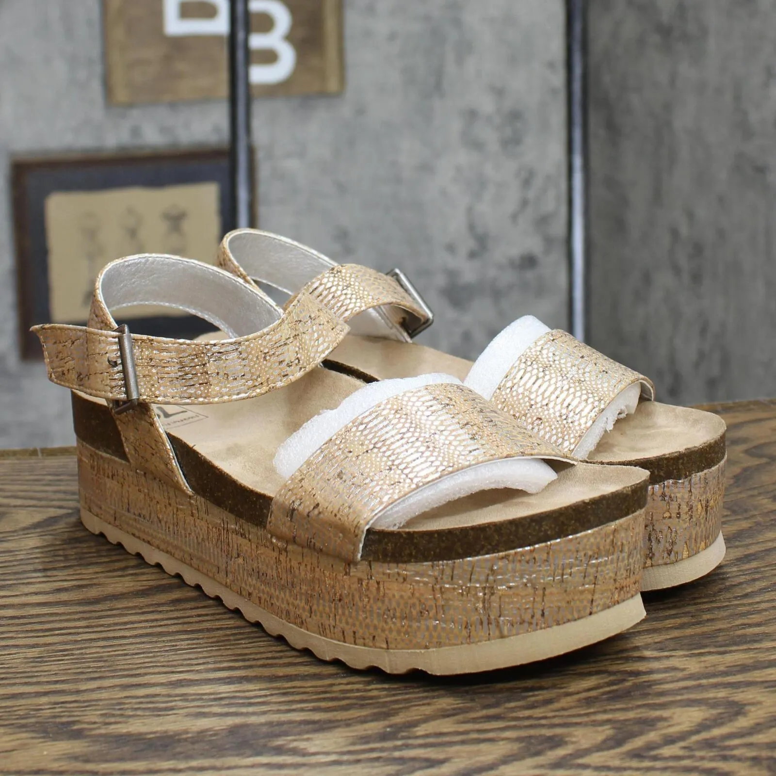Dirty Laundry by Chinese Laundry Women's Wedge Sandal PALMS CORK Silver Brown 8M