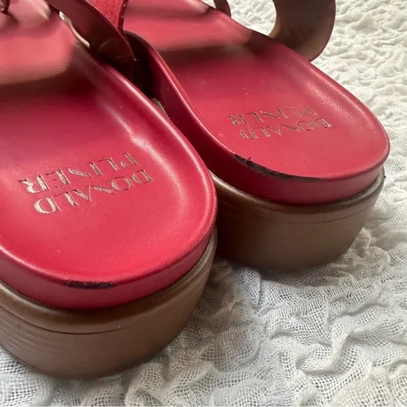 Donald J. Pliner Farris Wedge Sandal in Tomato Red Size 11