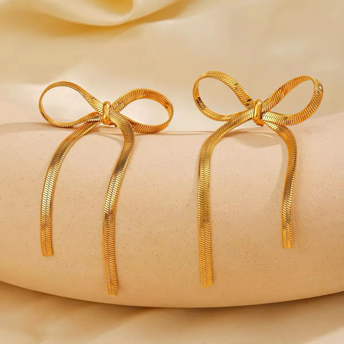 Fashion Flat Snake Chain Bowknot Earring