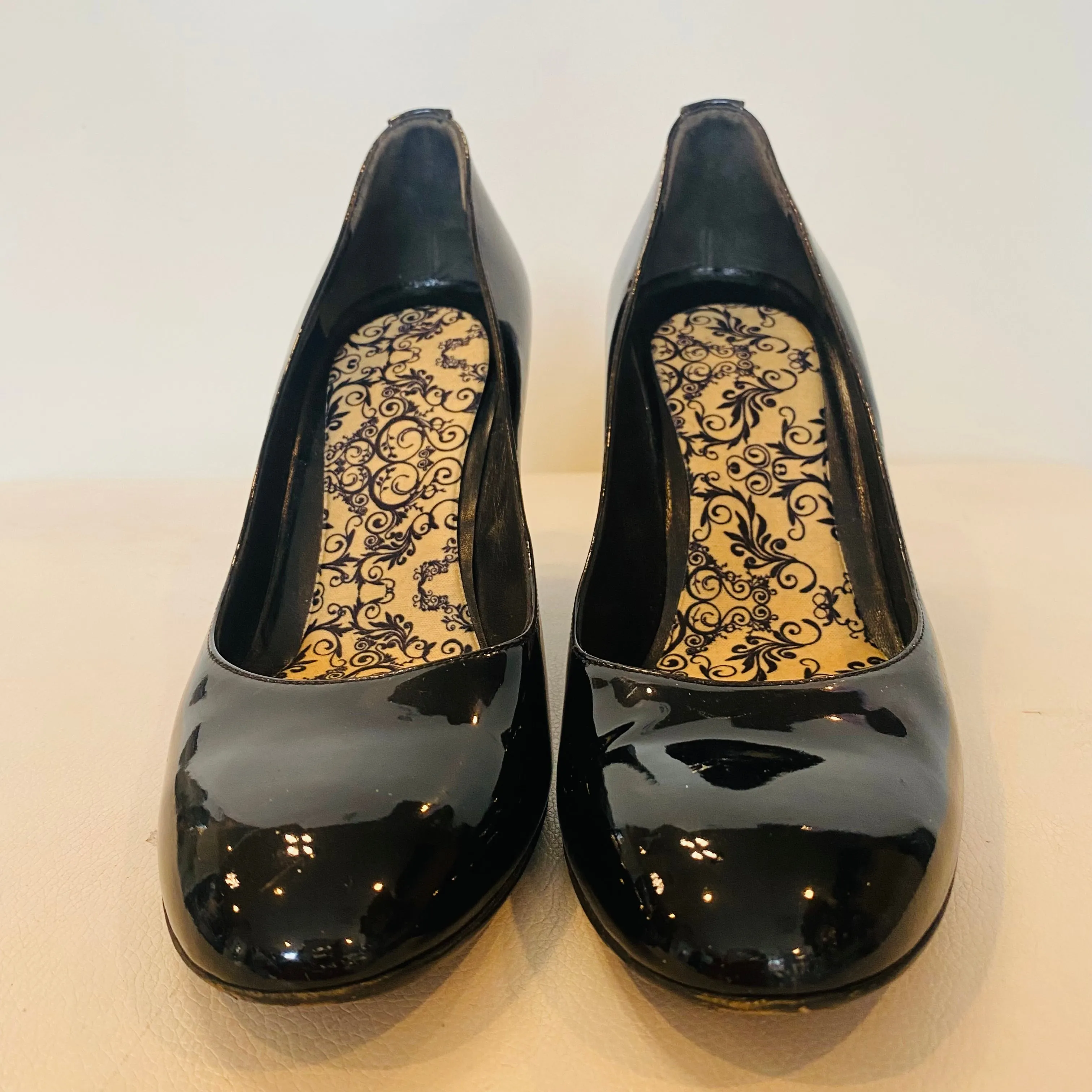 GUCCI Black/ Tortoise Wedge Size 11