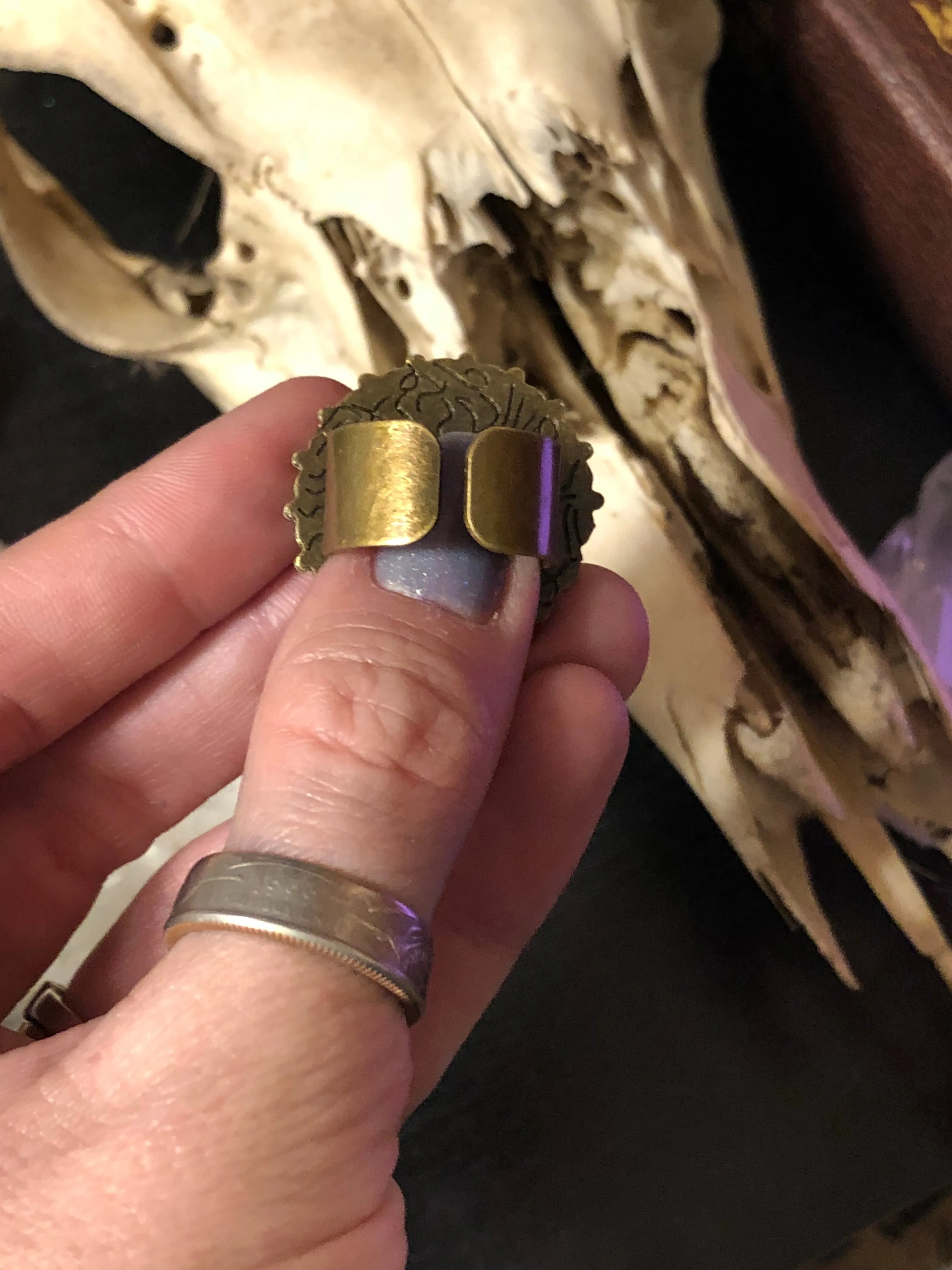 Image ring antique bronze or black