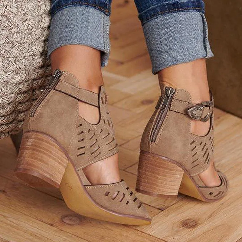 Kunstledersandalen mit Schnalle