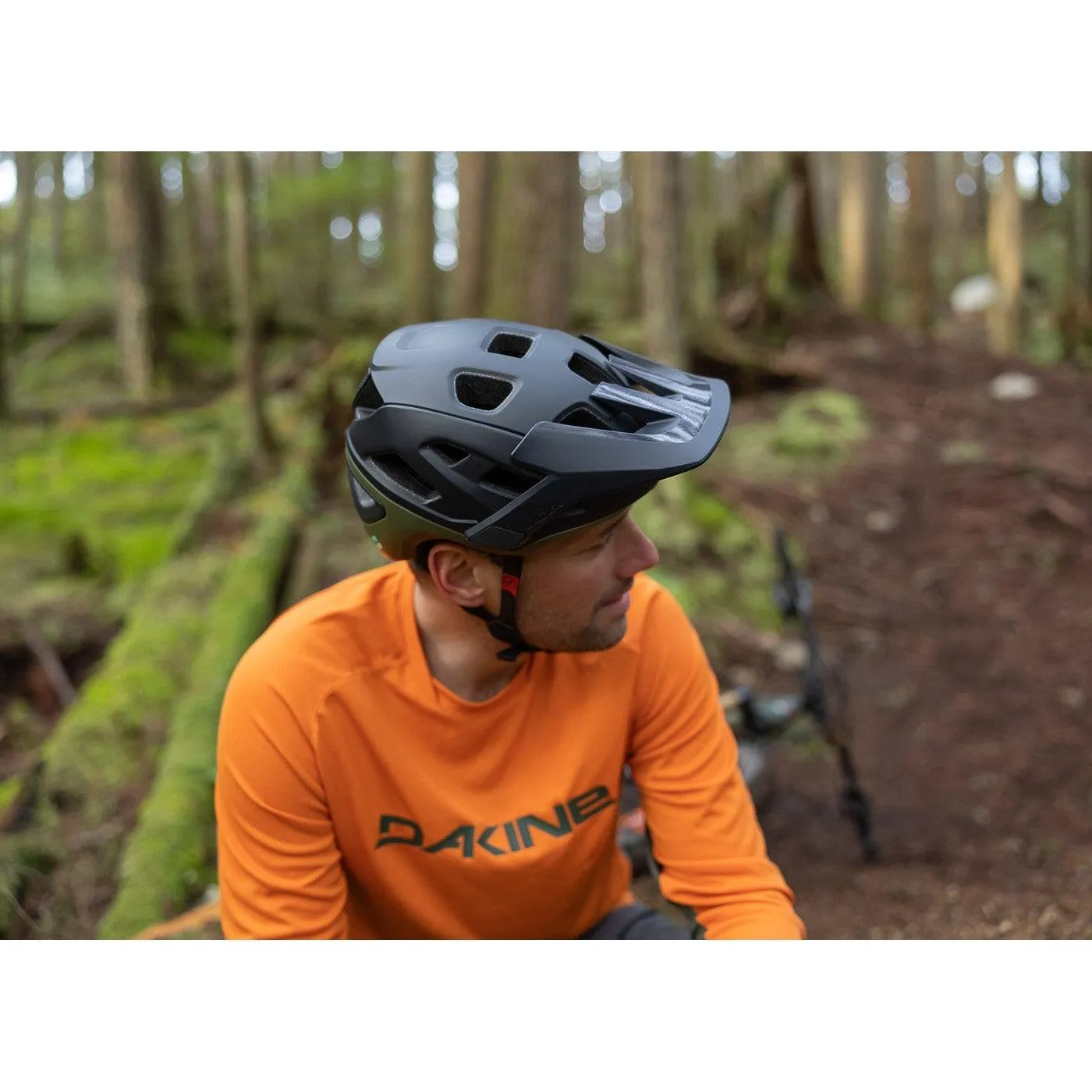Lazer Jackal Kineticore MTB Helmet