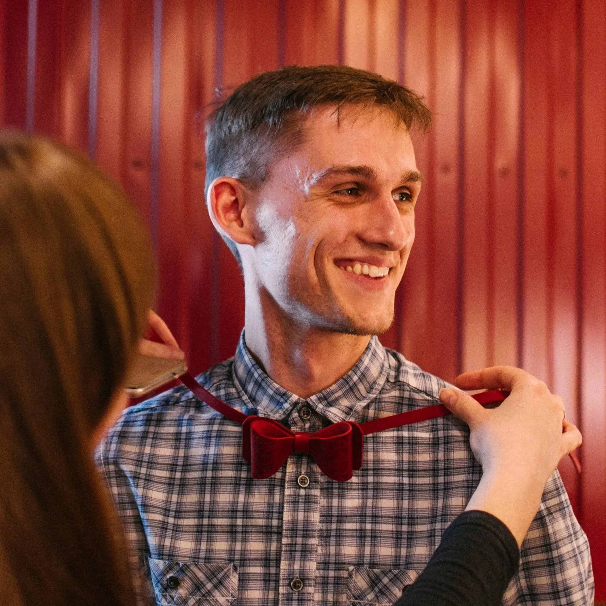 LEATHER BOW TIE / BROWN