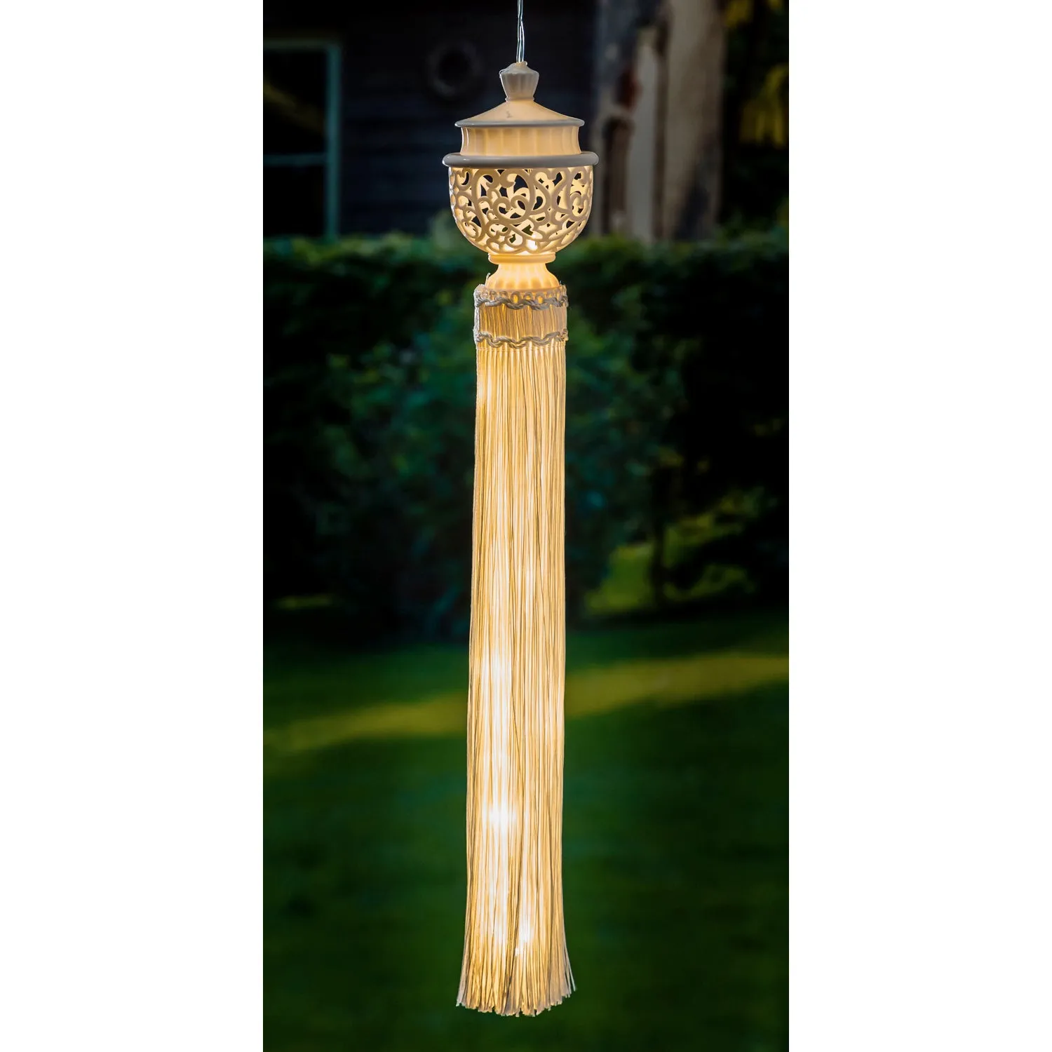 Lighted Tassel, Ivory,45t344bl