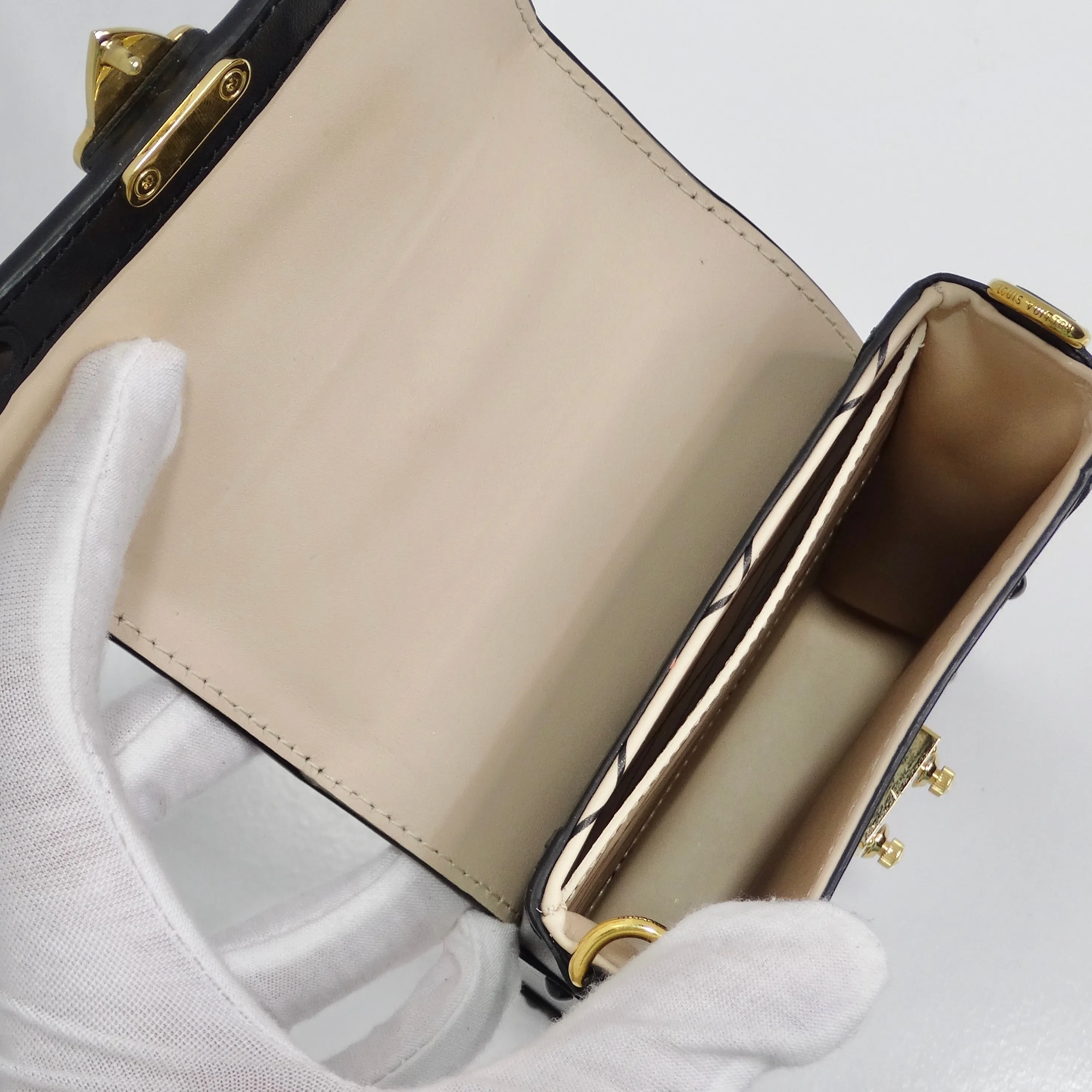 Louis Vuitton Epi Noir Pochette Vertical Trunk