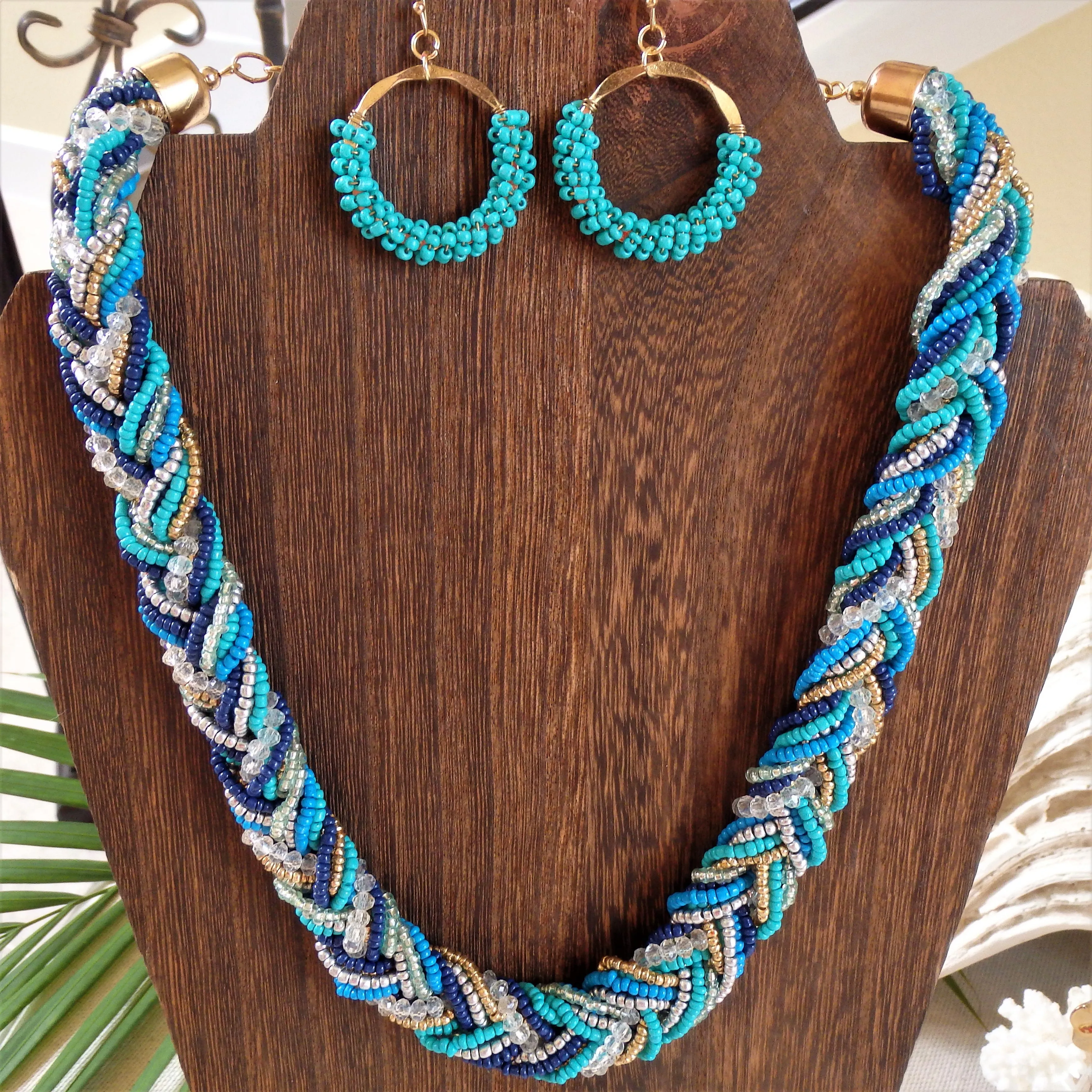 Oasis Turquoise Bead Necklace Set