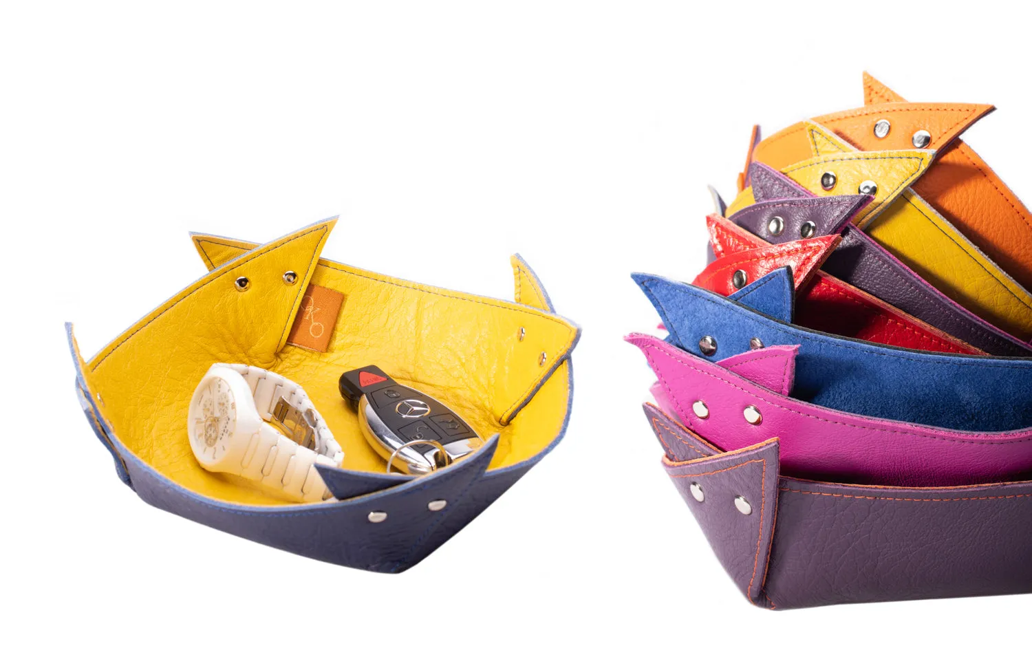 Reversible leather bowl