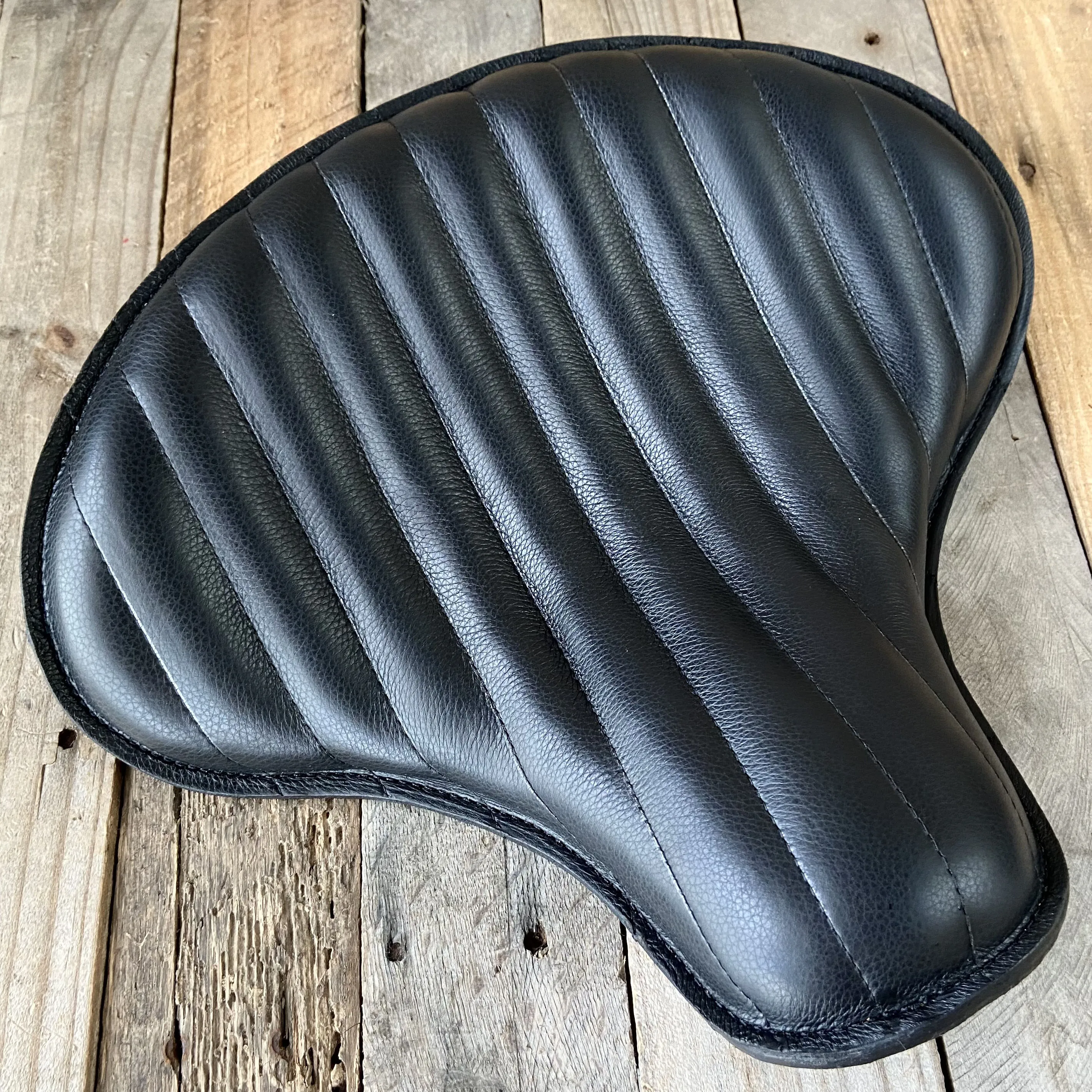 Spring Solo Tractor Seat Chopper Scout Bobber Harley 15x14 Blk Tuck Roll Leather