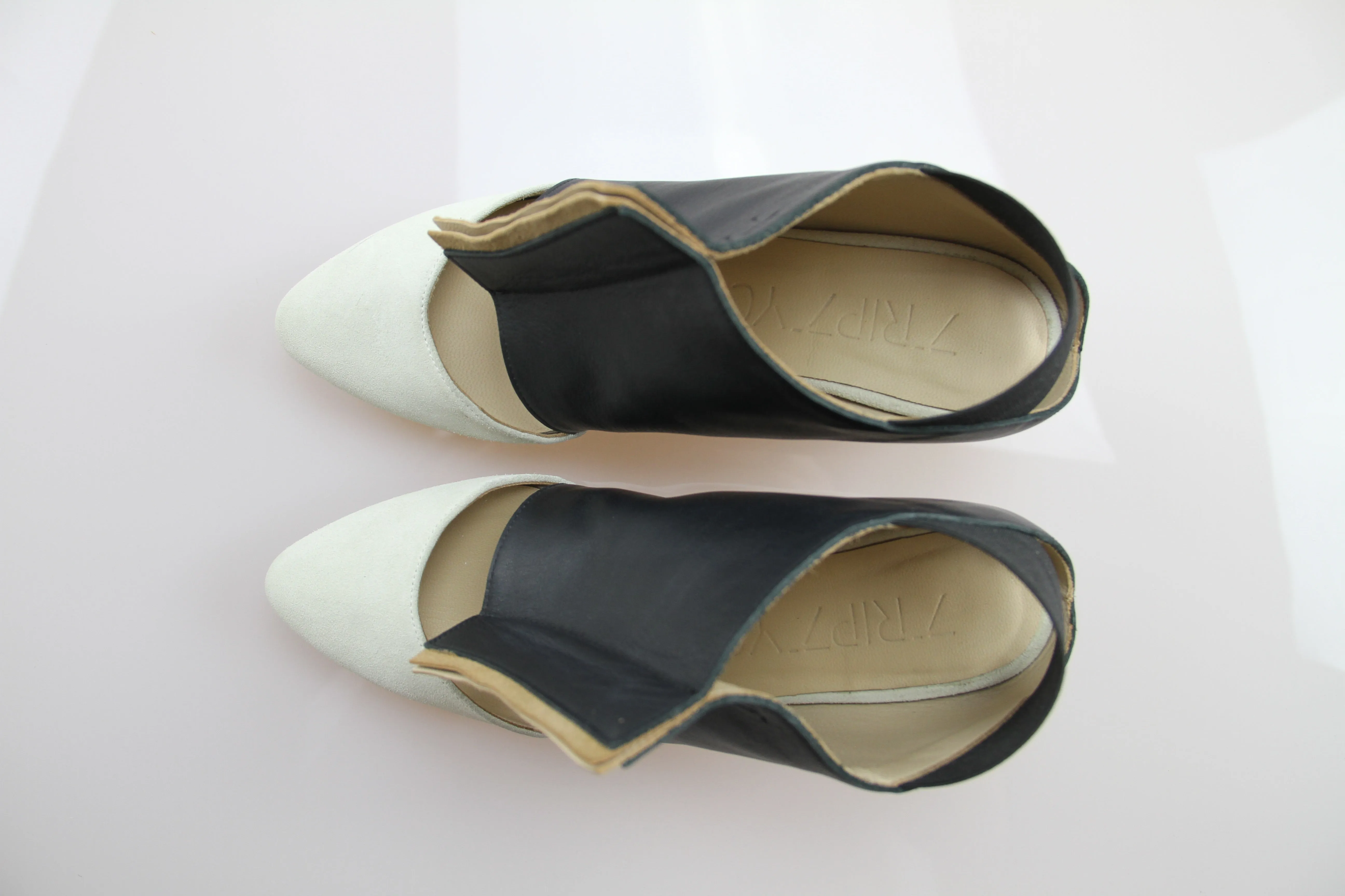 SWIVEL / BLACK/WHITE /