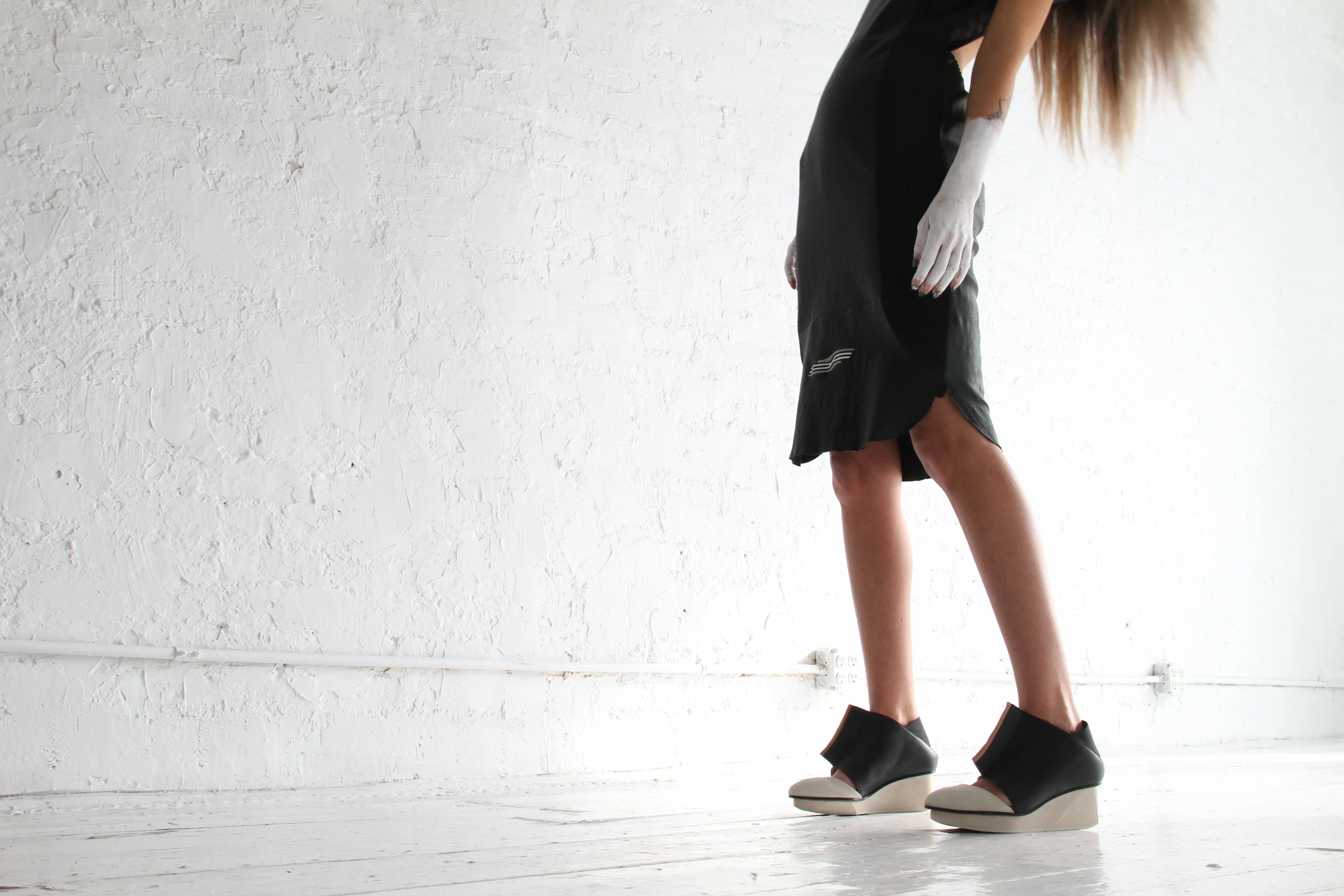 SWIVEL / BLACK/WHITE /
