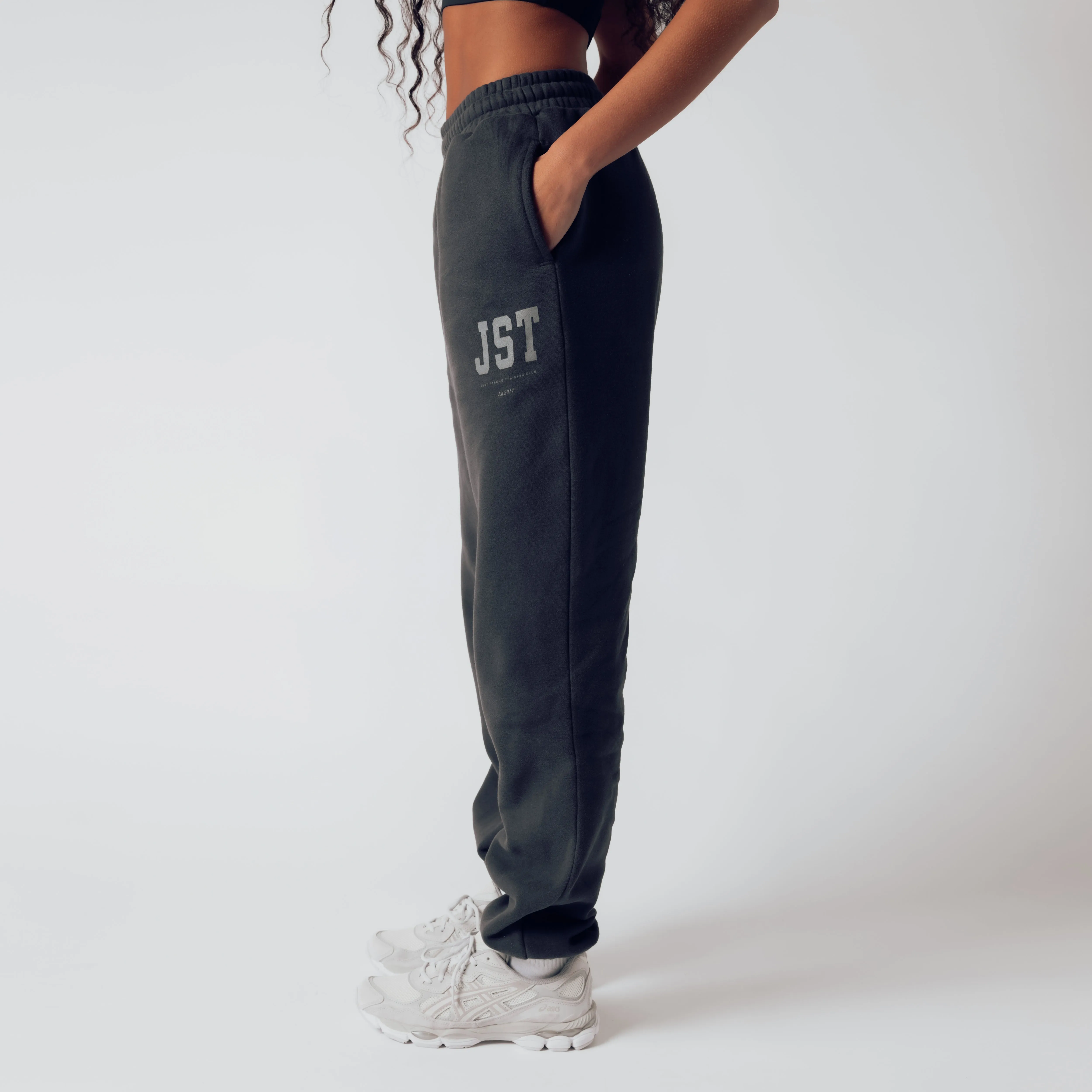 Training Club Oversized Joggers - Washed Black